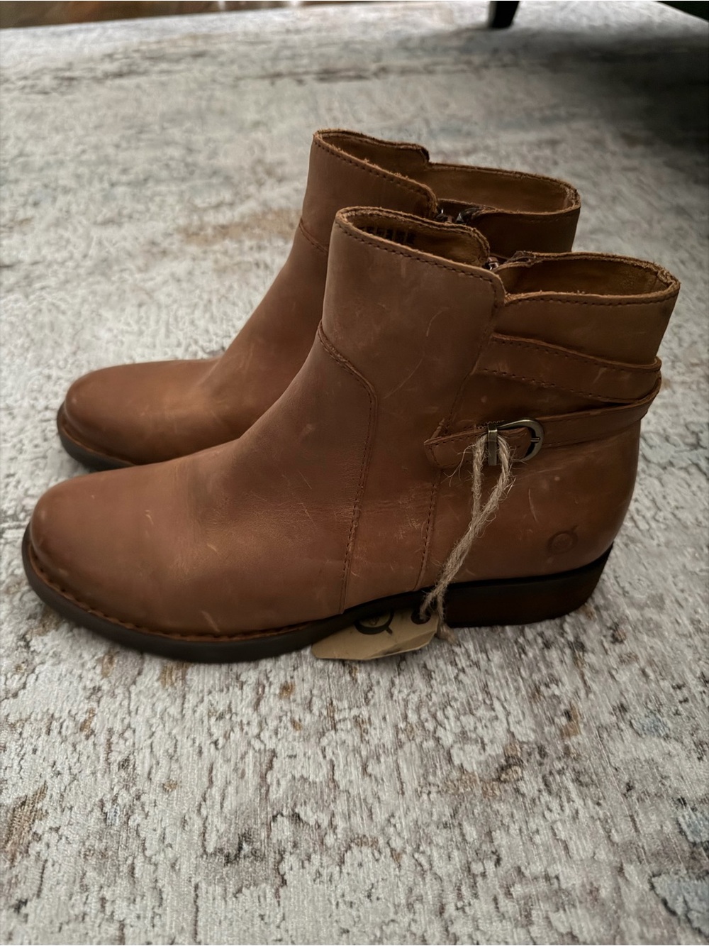 Born Women’s Brown Ankle Boots in brown Size 8M